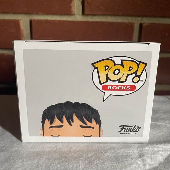 Funko Pop! Elvis ‘68 Comeback Special Diamond Collection #188 - Picture 7 of 8